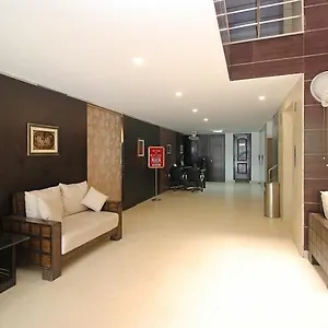 New Walnut Castle Hotel